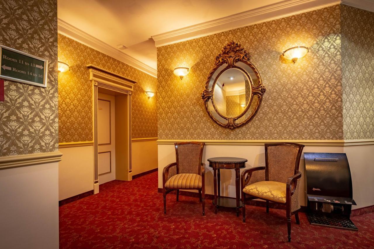 Myer's Hotel